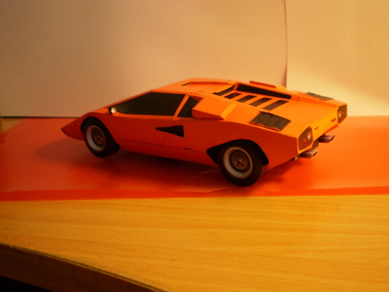 LAMBORGHINI COUNTACH LP400 (Plná velikost v novém okně) LAMBORGHINI COUNTACH LP400