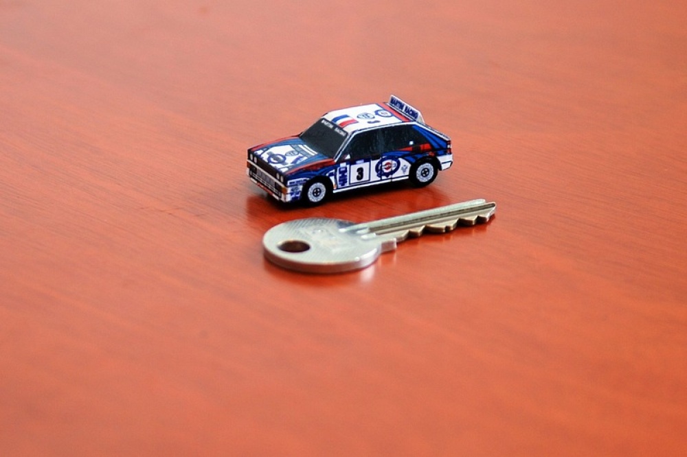 Lancia Delta HF Intergrale 16V (Pln� velikost v nov�m okn�) Lancia Delta HF Intergrale 16V