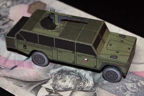 Land Rover 130 Kajman