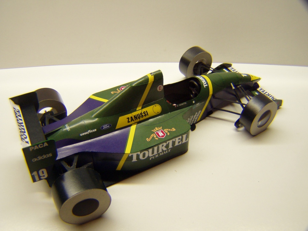 Larousse LH94, 1994, O. Beretta, GP Brazílie (Plná velikost v novém okně) Larousse LH94, 1994, O. Beretta, GP Brazílie