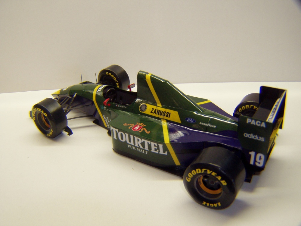Larousse LH94, 1994, O. Beretta, GP Brazílie (Plná velikost v novém okně) Larousse LH94, 1994, O. Beretta, GP Brazílie