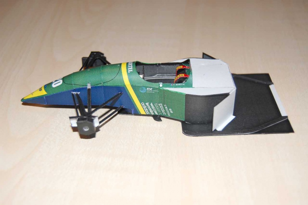 Larrousse LH94 - 1994 (Plná velikost v novém okně) Larrousse LH94 - 1994