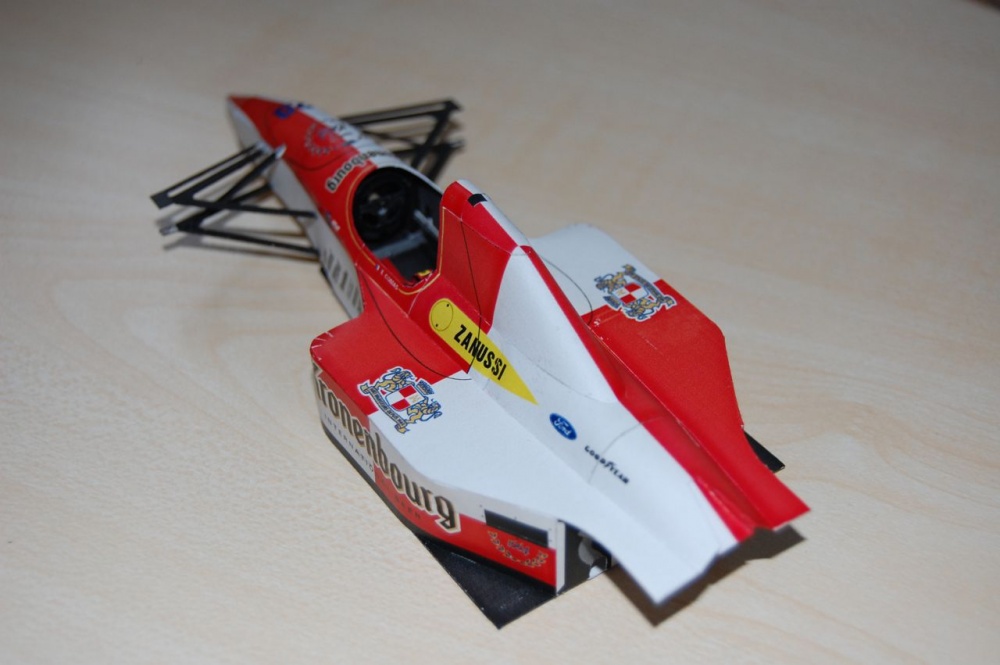Larrousse LH94 - 1994 (Plná velikost v novém okně) Larrousse LH94 - 1994