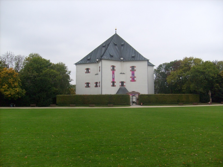 Letohrádek Hvězda (Plnďż˝ velikost v novďż˝m oknďż˝) Letohrádek Hvězda