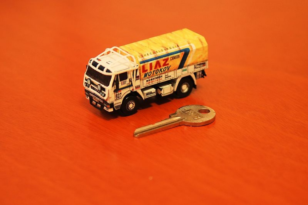 LIAZ 100.55 D 4x4 Dakar 1985 (Pln� velikost v nov�m okn�) LIAZ 100.55 D 4x4 Dakar 1985