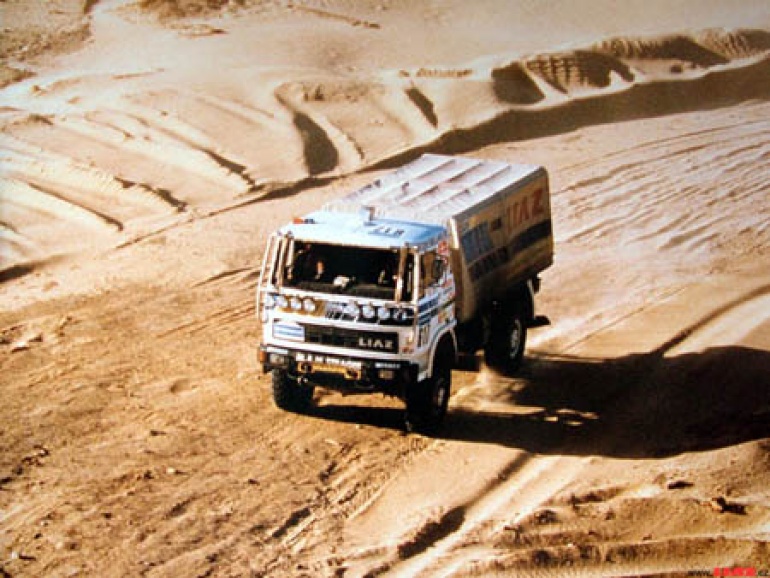 82004