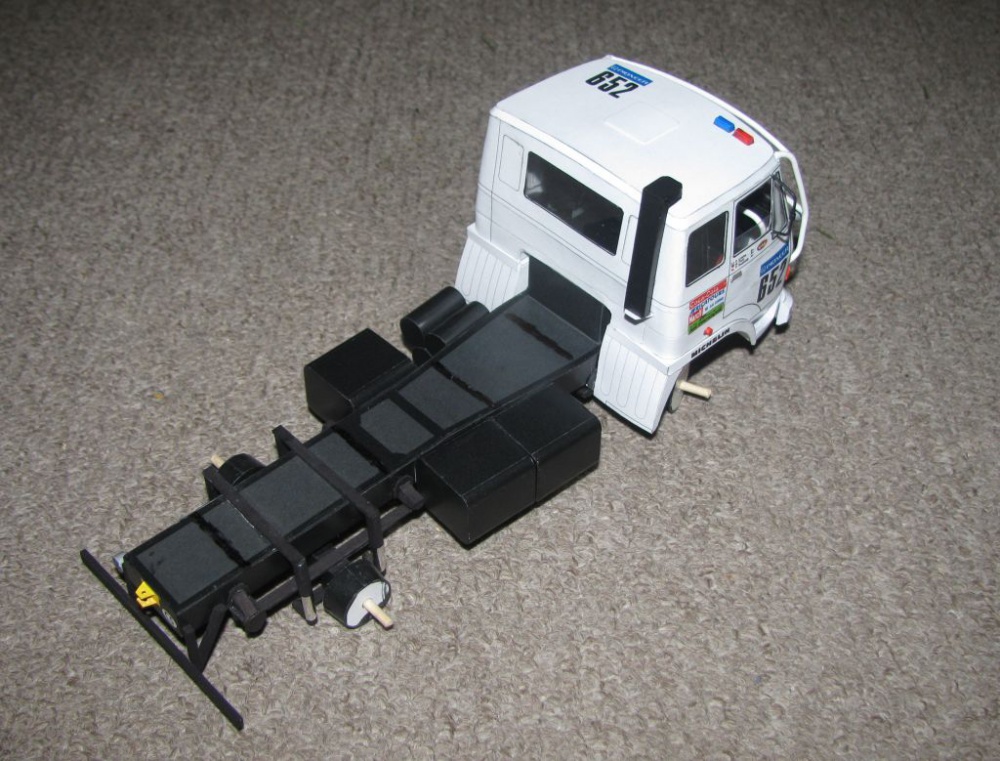 285572