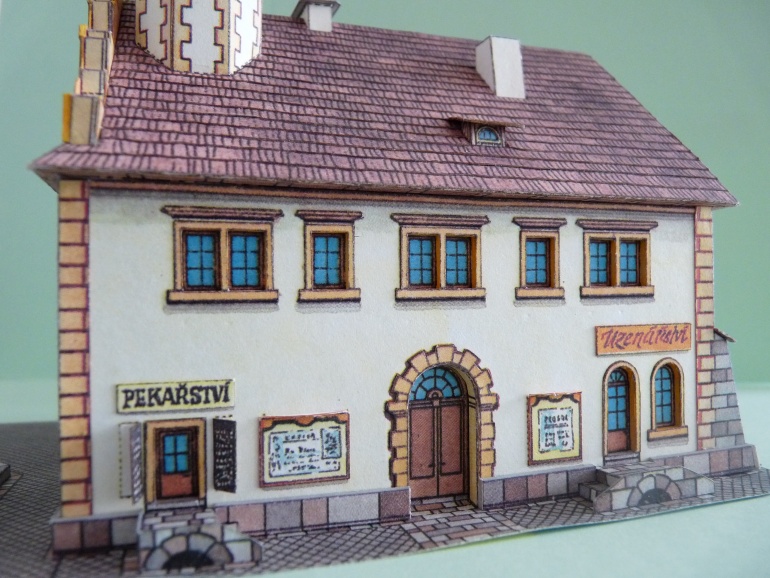 Liberecká radnice z roku 1603 s kašnou (Plná velikost v novém okně) Liberecká radnice z roku 1603 s kašnou