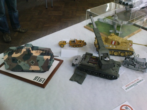 LICARD Model show 2013