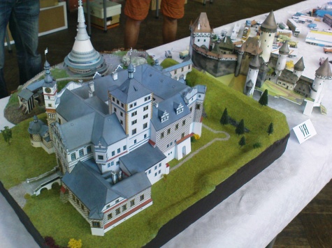 LICARD Model show 2013