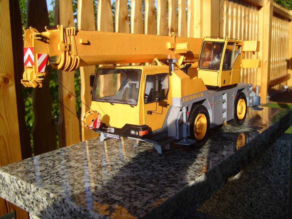 LIEBHERR 1040-2.1 Beta (Plná velikost v novém okně) LIEBHERR 1040-2.1 Beta