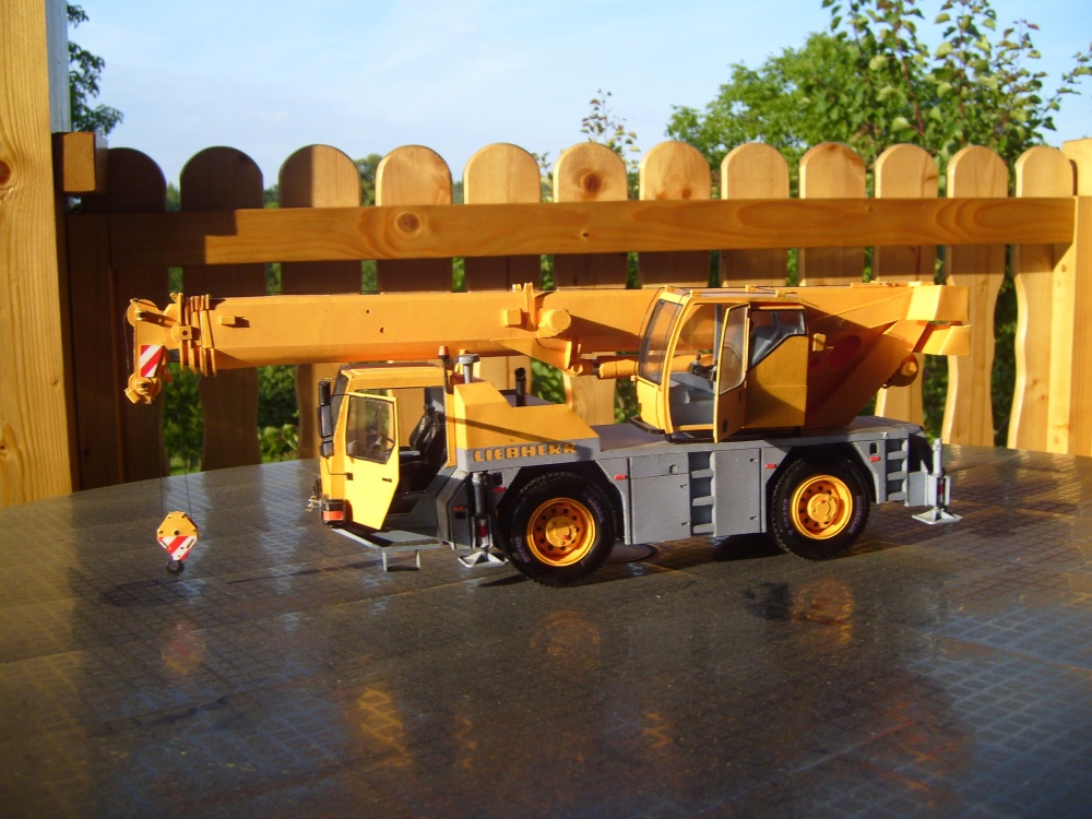 LIEBHERR 1040-2.1 Beta (Plná velikost v novém okně) LIEBHERR 1040-2.1 Beta