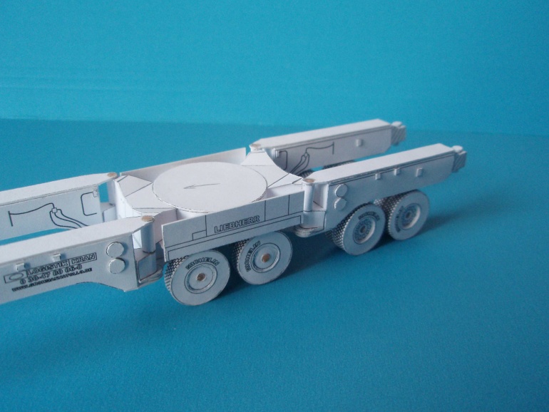 Liebherr LTM 1800 (Plná velikost v novém okně) Liebherr LTM 1800