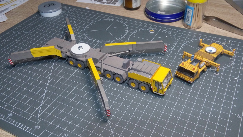 Liebherr LTM 11200 (Plná velikost v novém okně) Liebherr LTM 11200