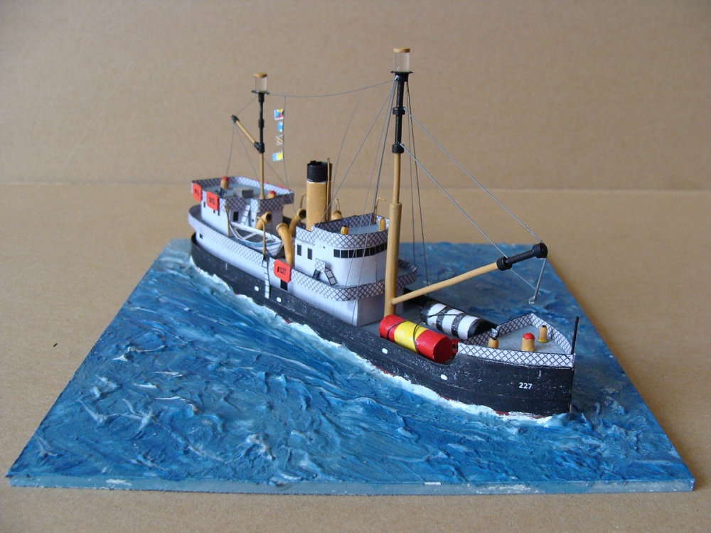 lighthouse tender Lilac (Plná velikost v novém okně) lighthouse tender Lilac