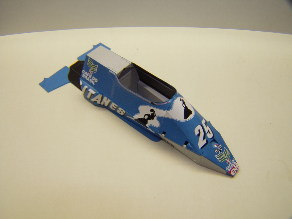 Ligier JS21, 1983, J. P. Jarier, GP USA (Plná velikost v novém okně) Ligier JS21, 1983, J. P. Jarier, GP USA