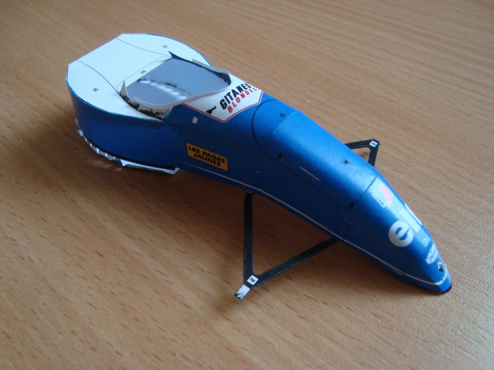 Ligier JS39 - 1993 - Mark Blundell (Plná velikost v novém okně) Ligier JS39 - 1993 - Mark Blundell