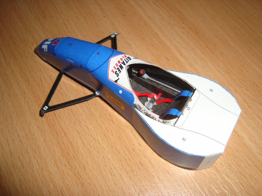 Ligier JS39 - 1993 - Mark Blundell (Plná velikost v novém okně) Ligier JS39 - 1993 - Mark Blundell