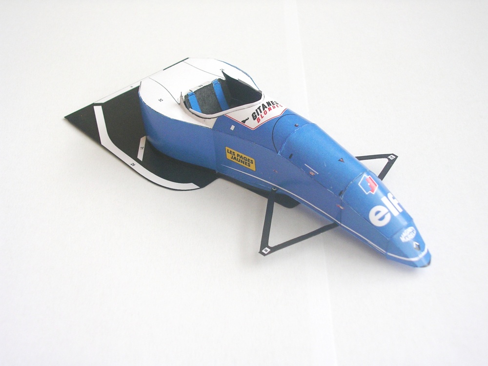 Ligier JS39, 1993 Mark Blundell (Plná velikost v novém okně) Ligier JS39, 1993 Mark Blundell