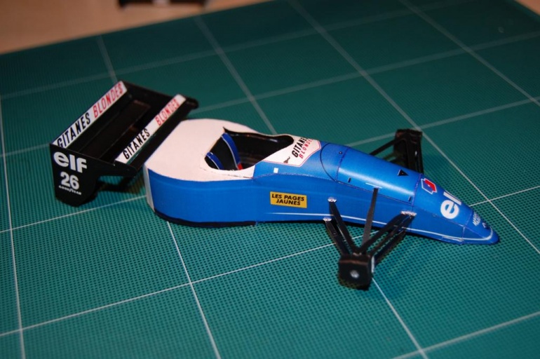 Ligier JS39 rok 1993 (Plná velikost v novém okně) Ligier JS39 rok 1993
