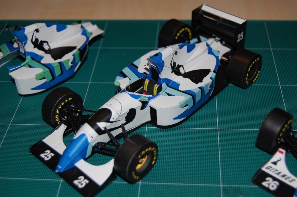 Ligier JS39 rok 1993 (Plná velikost v novém okně) Ligier JS39 rok 1993