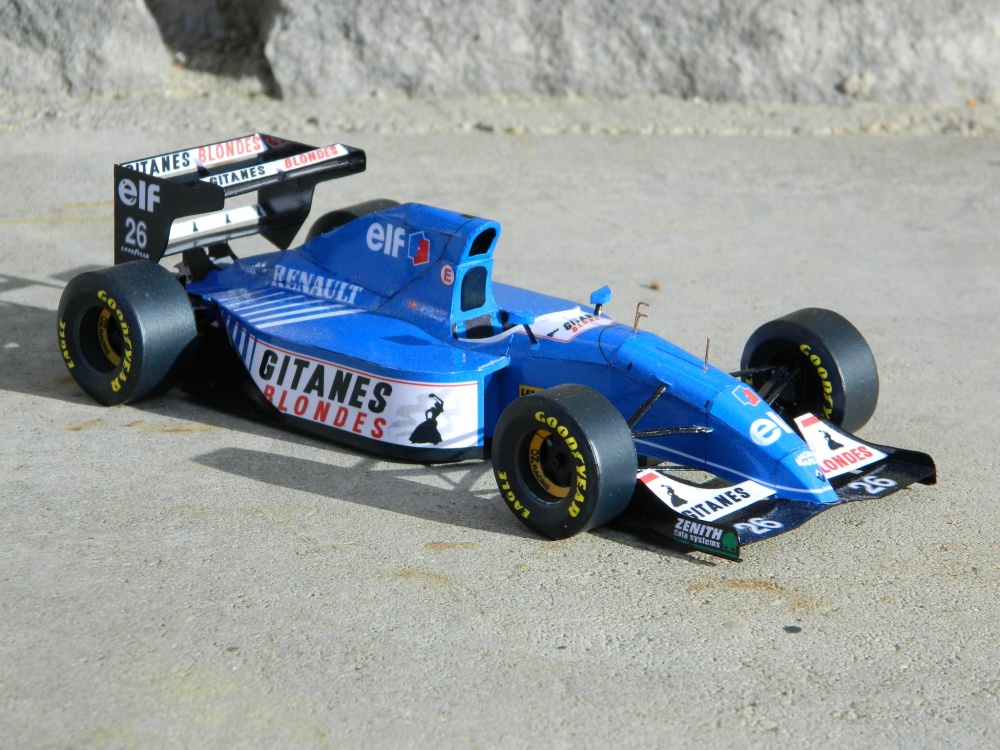 LIGIER JS39 M.Blundell,Monaco 1993 (Plná velikost v novém okně) LIGIER JS39 M.Blundell,Monaco 1993
