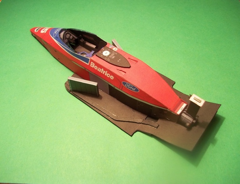 Lola Haas THL-2, Alan Jones (1986) (Plná velikost v novém okně) Lola Haas THL-2, Alan Jones (1986)