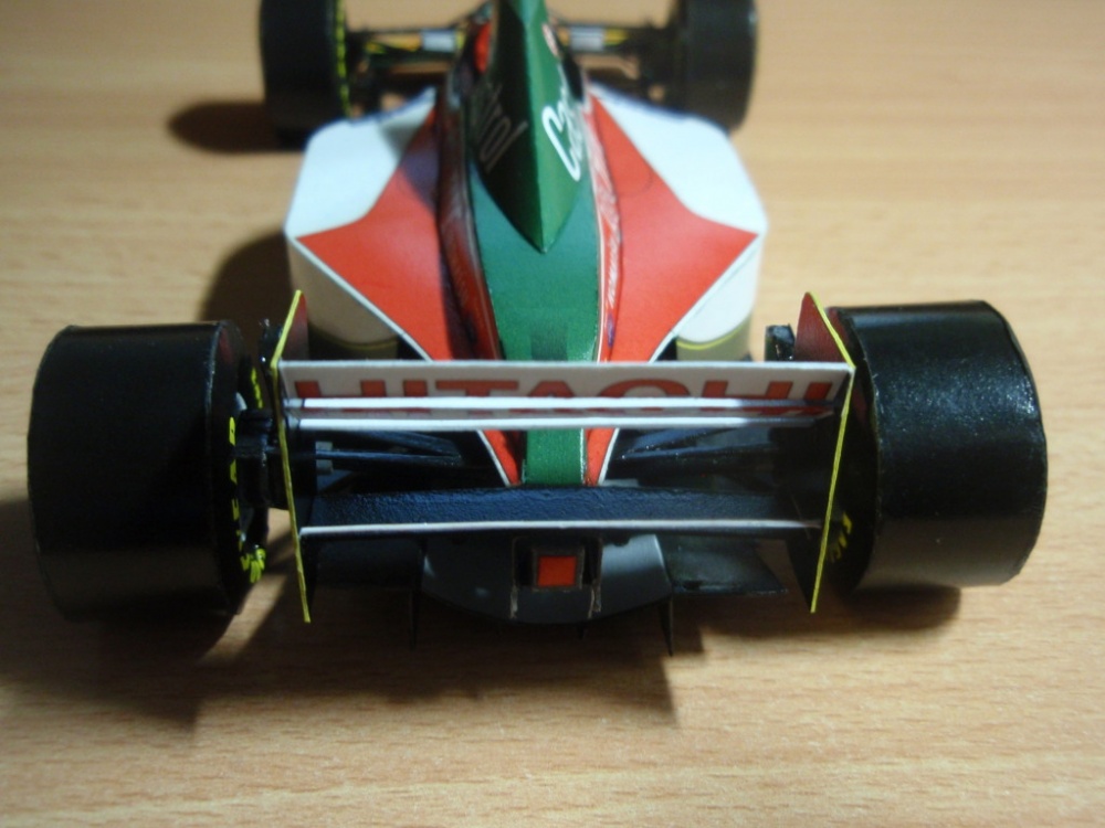Lotus 107B J.Herbert (Plná velikost v novém okně) Lotus 107B J.Herbert