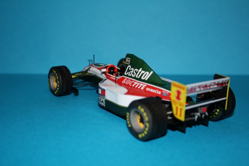Lotus 107B, 1993, A. Zanardi, GP Brazílie/M. Fabián/1:24 (Plná velikost v novém okně) Lotus 107B, 1993, A. Zanardi, GP Brazílie/M. Fabián/1:24