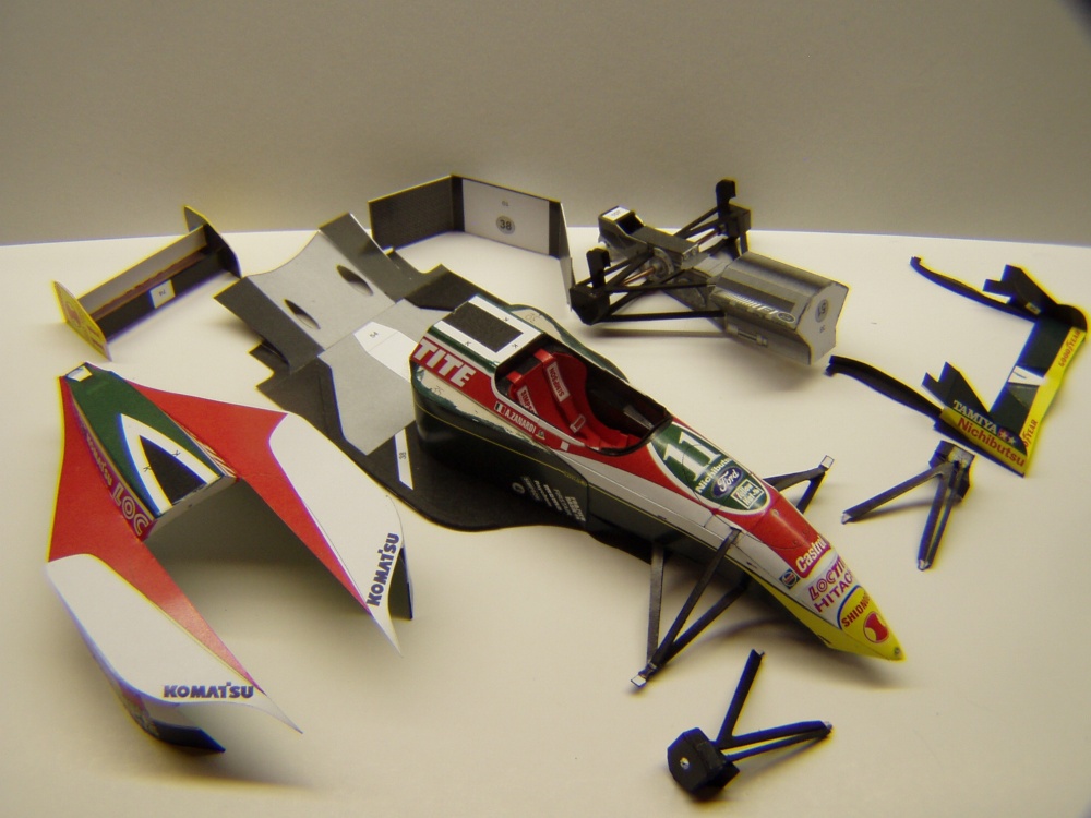 Lotus 107B, 1993, A. Zanardi, GP Brazílie (Plná velikost v novém okně) Lotus 107B, 1993, A. Zanardi, GP Brazílie