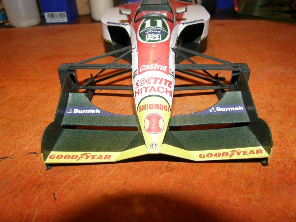 Lotus 107B Zanardi z Brazílie (Plná velikost v novém okně) Lotus 107B Zanardi z Brazílie