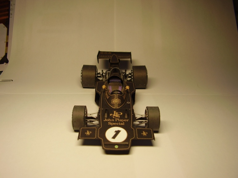 LOTUS 72D (Plná velikost v novém okně) LOTUS 72D
