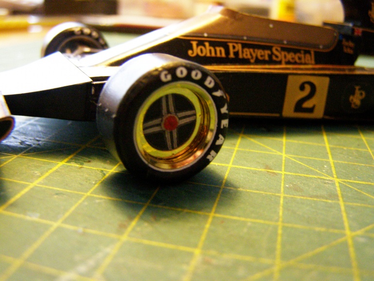 Lotus 76 (Plná velikost v novém okně) Lotus 76