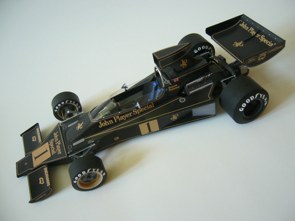Lotus 76 (Plná velikost v novém okně) Lotus 76