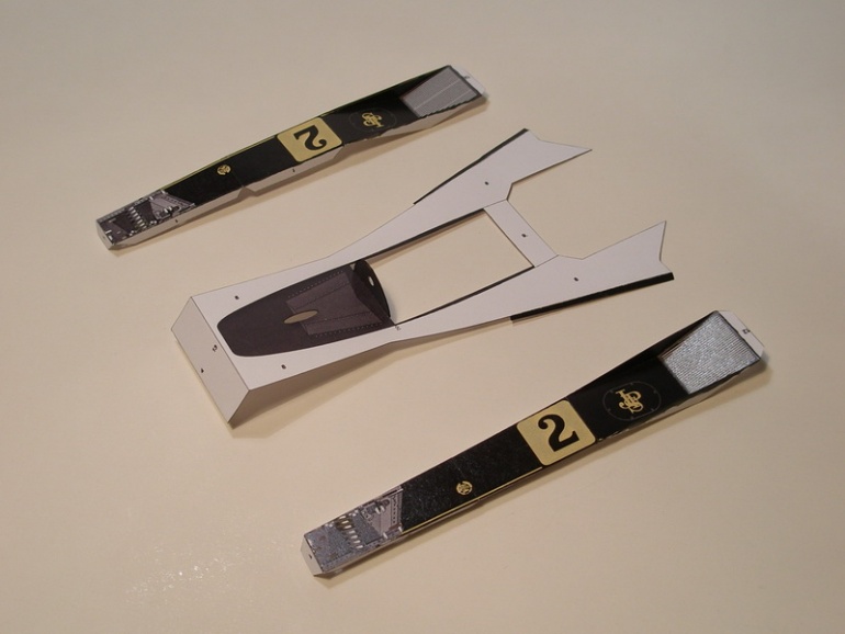 LOTUS 76 (Plná velikost v novém okně) LOTUS 76