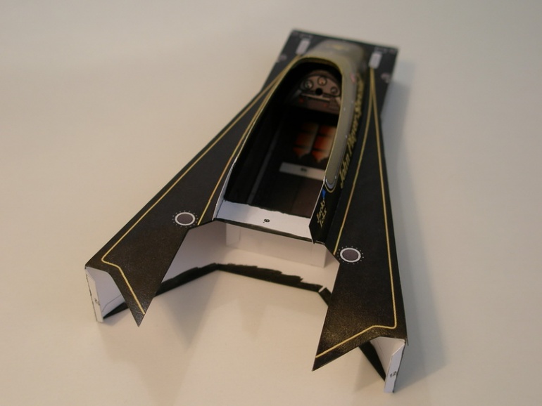 LOTUS 76 (Plná velikost v novém okně) LOTUS 76