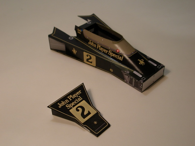 LOTUS 76 (Plná velikost v novém okně) LOTUS 76