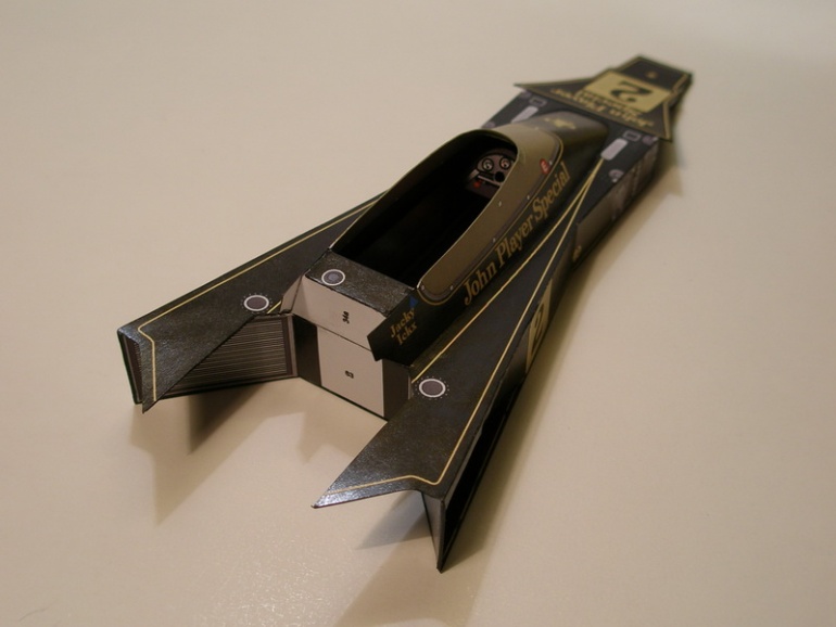 LOTUS 76 (Plná velikost v novém okně) LOTUS 76