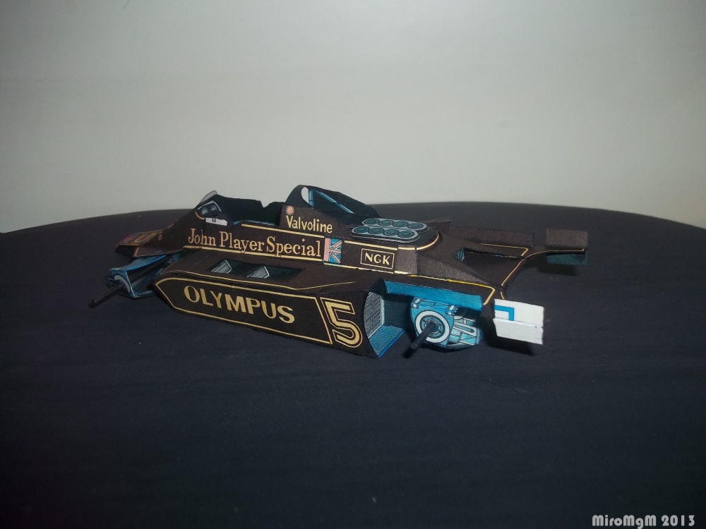 Lotus 79 JPS / �ern� rakev