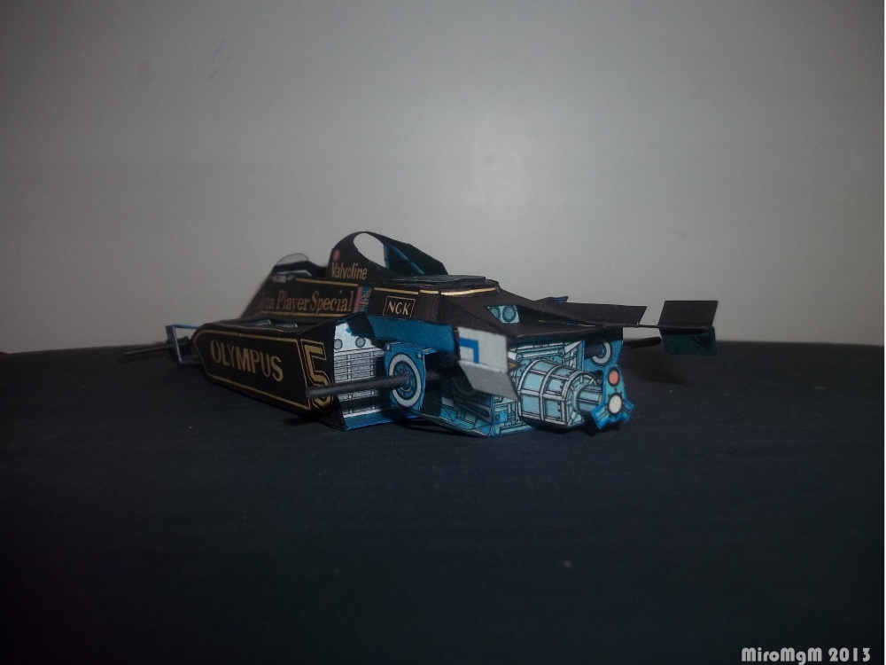 Lotus 79 JPS / �ern� rakev