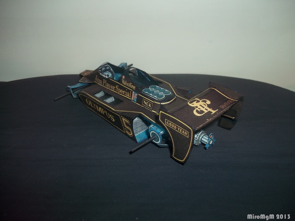 Lotus 79 JPS / �ern� rakev