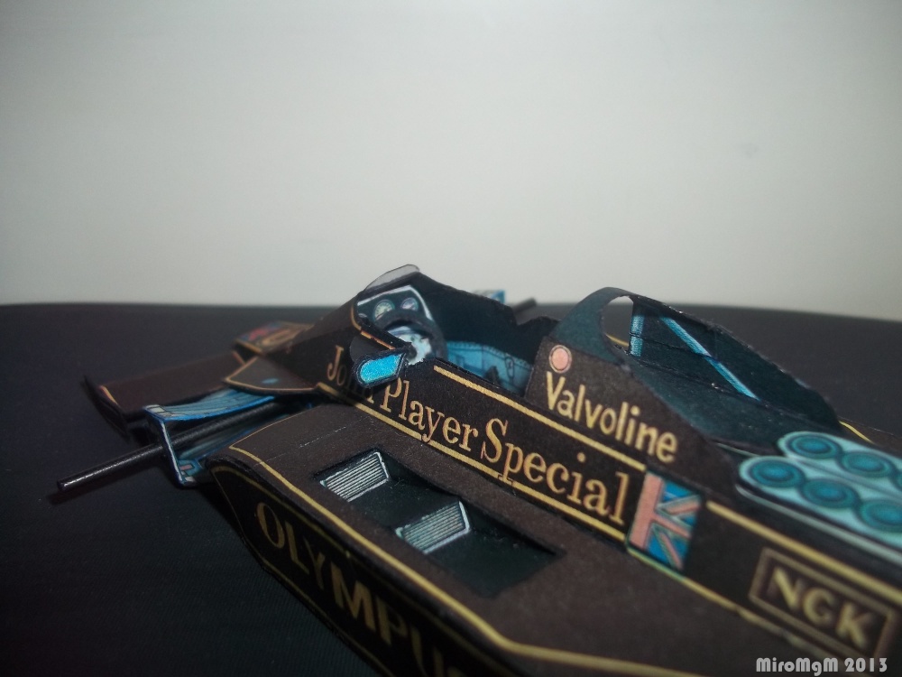 Lotus 79 JPS / �ern� rakev