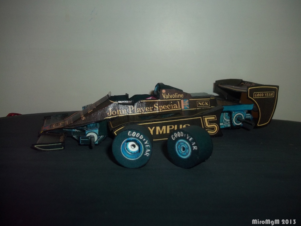 Lotus 79 JPS / �ern� rakev