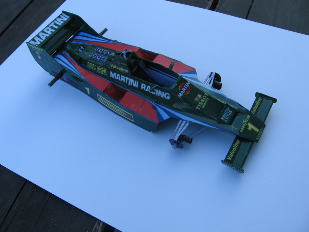 LOTUS 80 (Plná velikost v novém okně) LOTUS 80