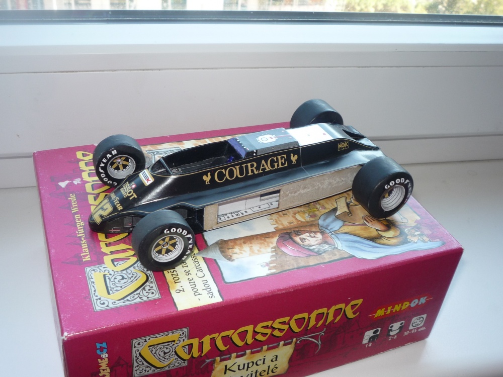 Lotus 88B (Plná velikost v novém okně) Lotus 88B