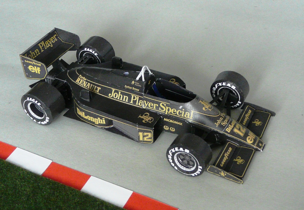 Lotus 98T (Plná velikost v novém okně) Lotus 98T