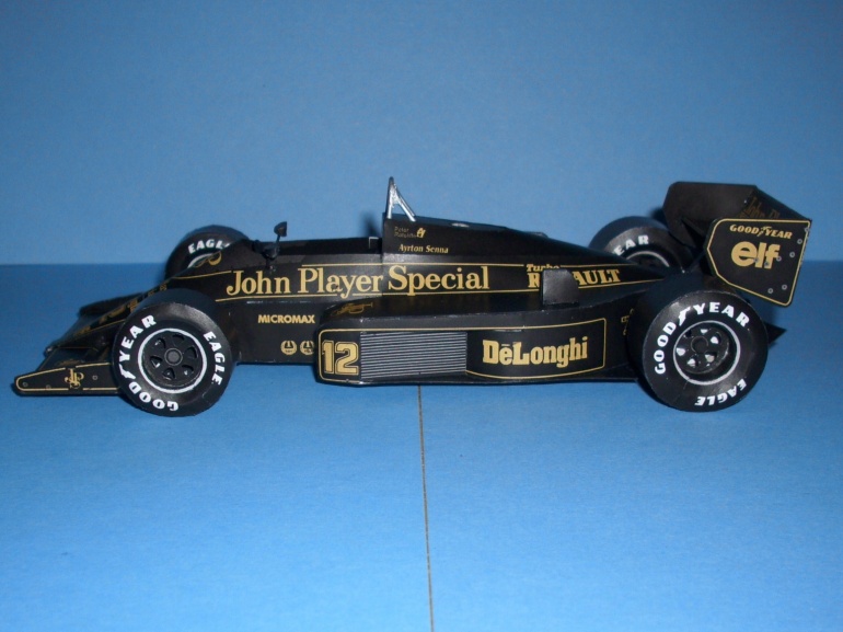Lotus 98T (Plná velikost v novém okně) Lotus 98T