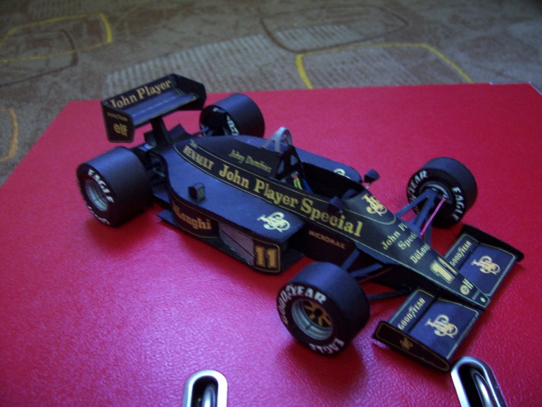 Lotus 98T (Plná velikost v novém okně) Lotus 98T
