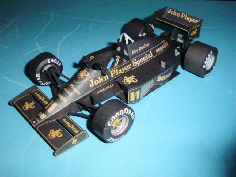 LOTUS 98T (Plná velikost v novém okně) LOTUS 98T