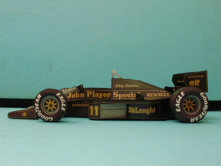 LOTUS 98T (Plná velikost v novém okně) LOTUS 98T
